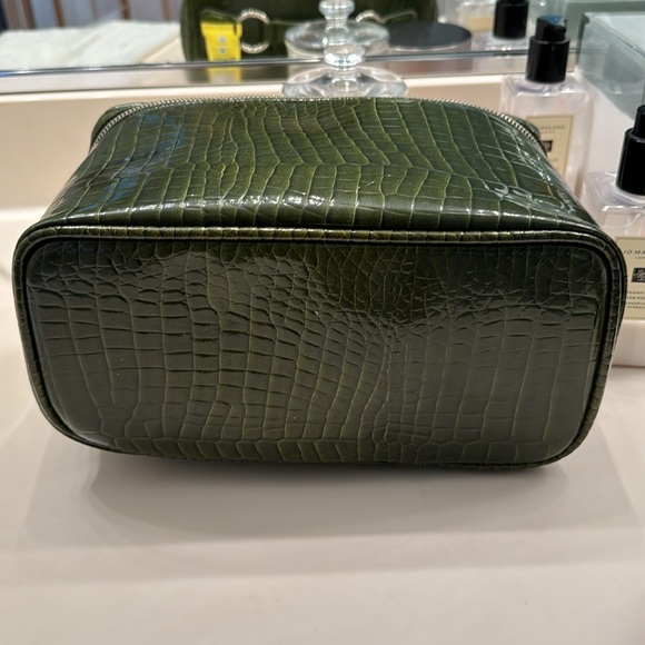 Toiletries case (soft) - Picture 2 of 3